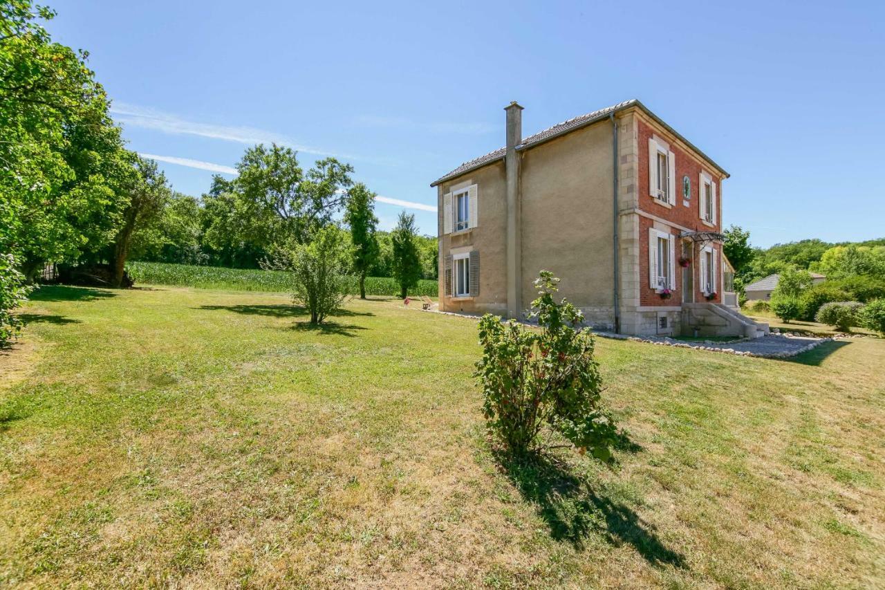 Maison Qui S'Y Frotte S'Y Pique Robert-Espagne Exterior photo